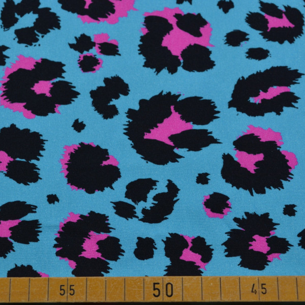 French Terry Stoff mit Leopardendruck in Blau-Schwarz-Pink – Stoffgroßhandel Glünz GmbH